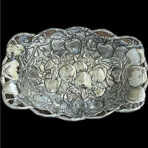 Collectable Arthur’s Court fruit bowl from 1992 collection